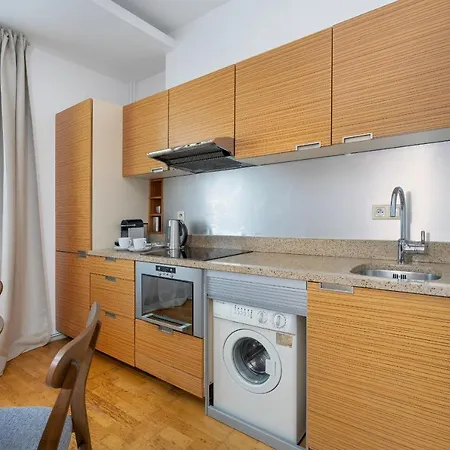Beautiful Aleje Marcinkowskiego With Balcony By Renters Apartment *