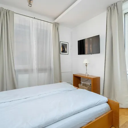 Beautiful Aleje Marcinkowskiego With Balcony By Renters *